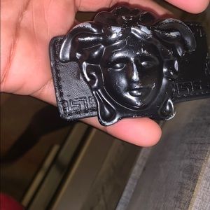 All black Versace belt🐍🤙🏾
